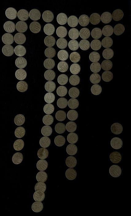 Монеты ЧАСЫ Значки