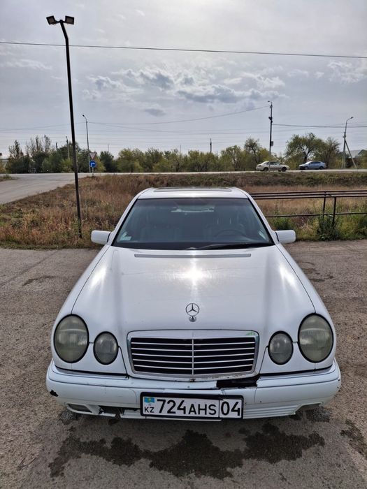 Mercedes Benz E320