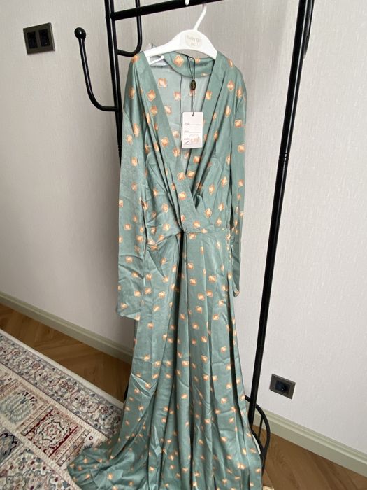 Платья, жилет,брюки  размером S