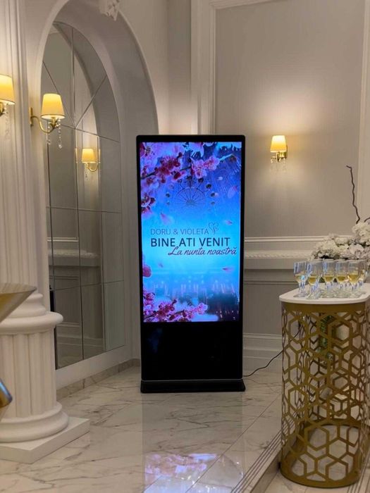 Totem publicitar - Ecran reclame - Saloane Evenimente, Restaurante