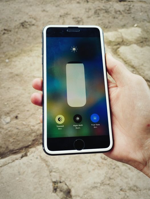 Продам Айфон 8 плюс