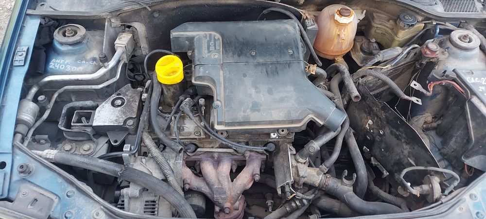 Renault clio 1.4i 55kw 1998г