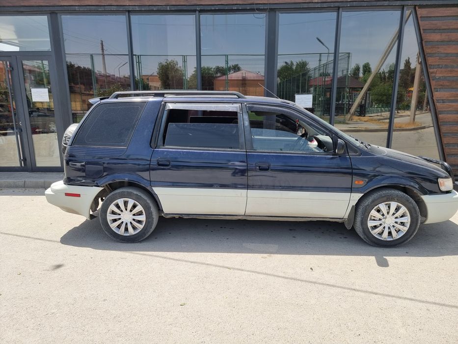 Mitsubishi space wagon / Chariot