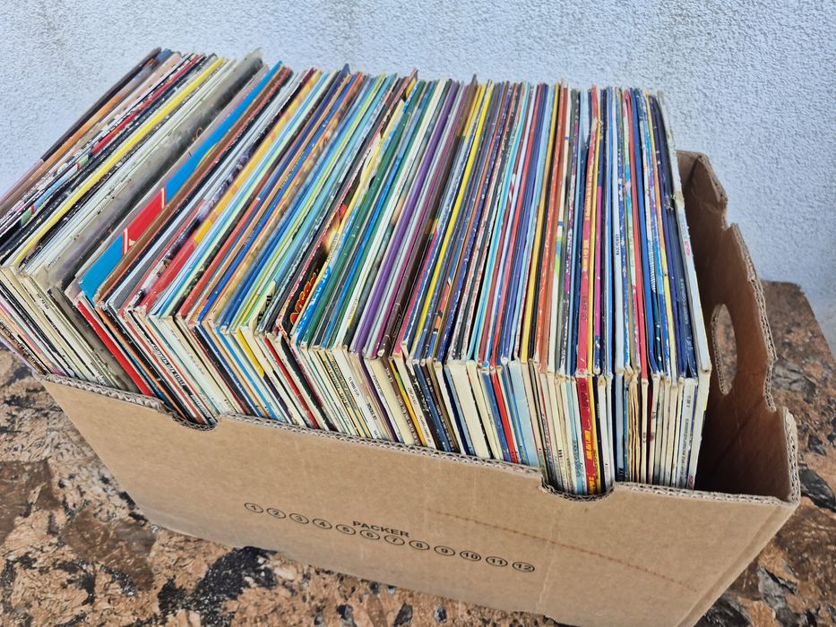 Vând Lot 250 lp Discuri Vinil colectie muzica usoara straina mixta