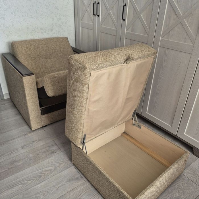 Продам диван книжку, кресло, пуфик
