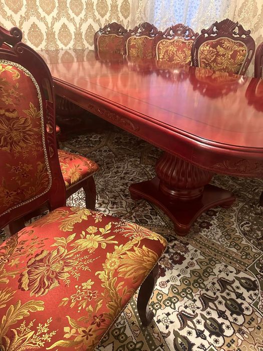 Продам стол и стулья