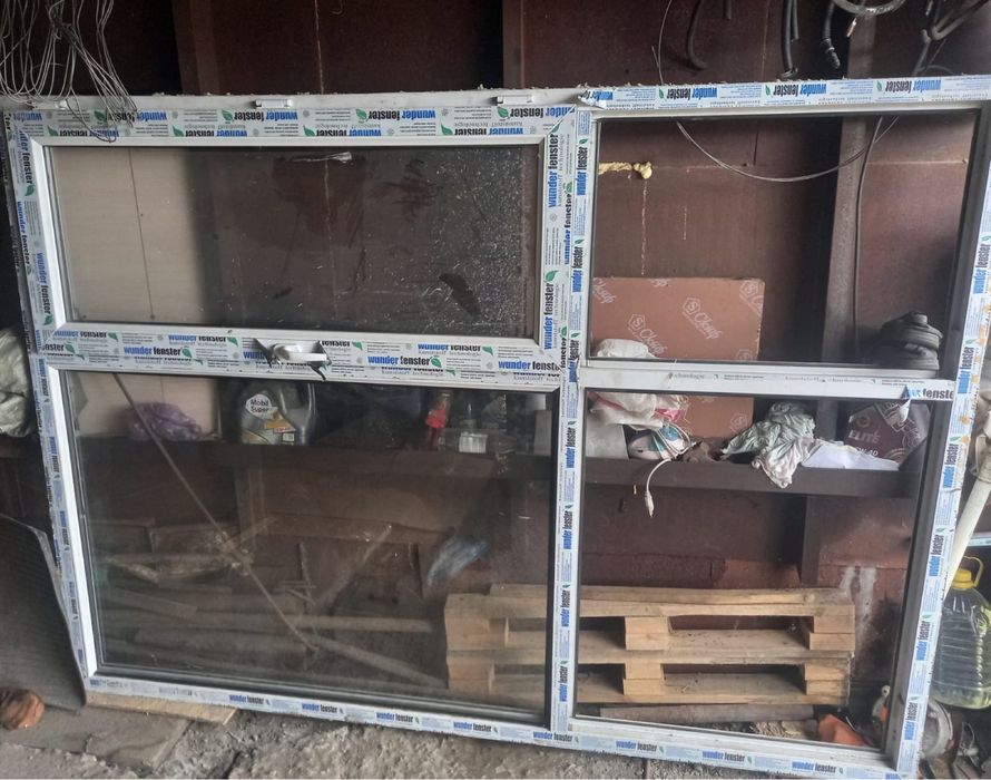 пластик окно с окошкой