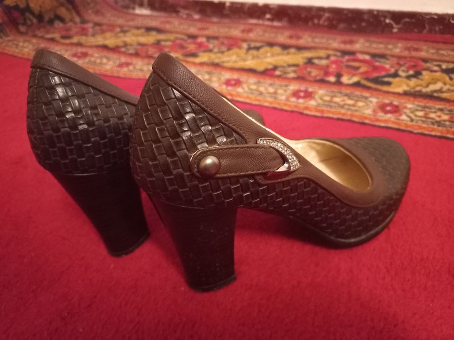 Туфли кожанные от фирмы Кabeena один раз носила на свадьбу почти новые