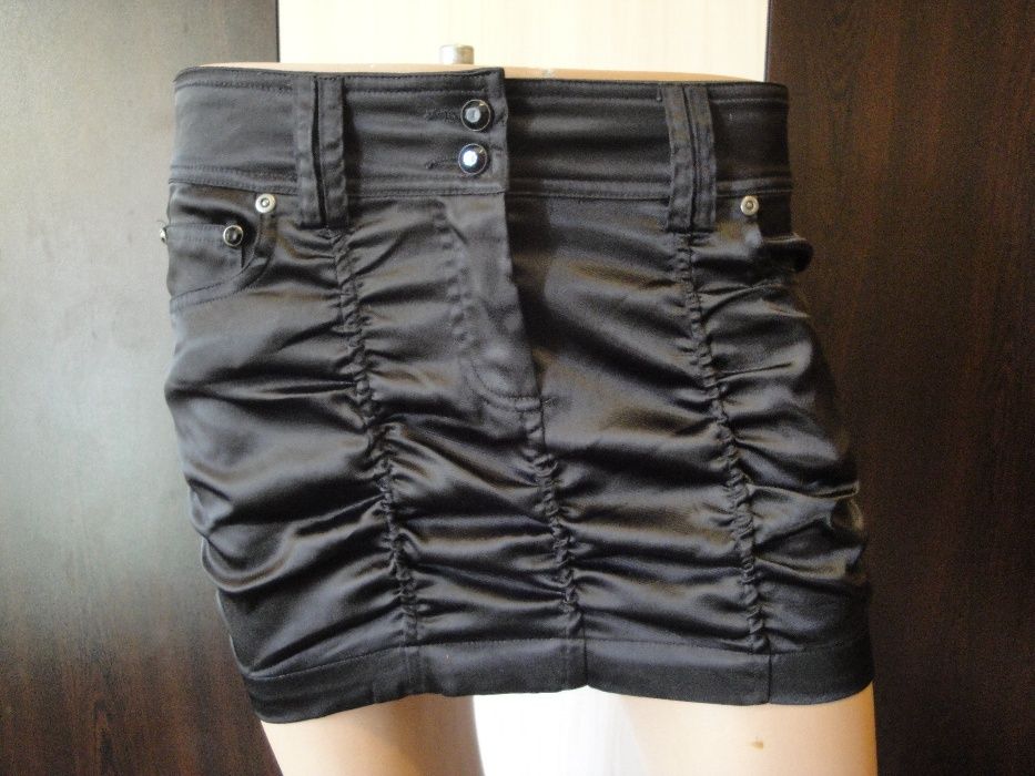 Terranova (Теранова)– нова маркова черна набрана/намачкана дамска пола