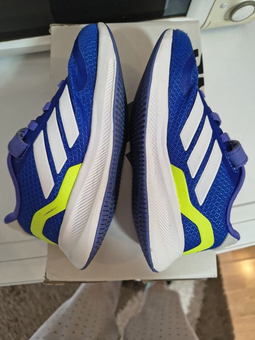 Маратонки Адидас 29