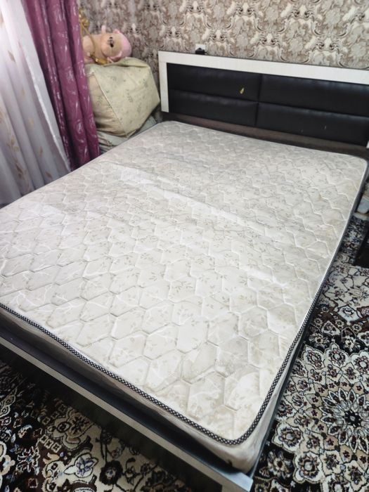 Kravat matras bilan sotiladi.