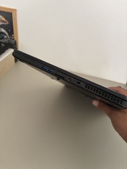 Laptop Gaming• Erazer Medion• 17,3”• procesor i7• Nvidia GTX 860L
