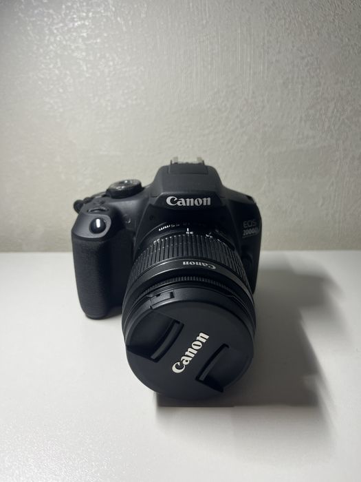 СРОЧНО! Камера Canon EOS 2000D