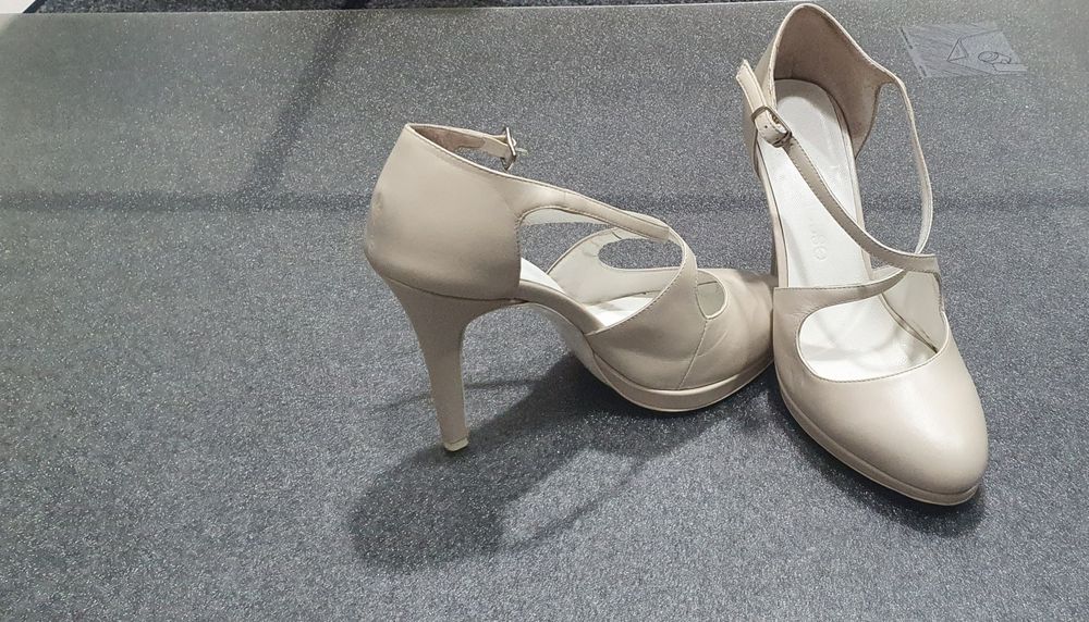 Vand pantofi ocazie veronesse