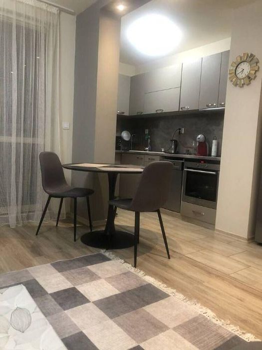 Дава се под наем Двустаен апартамент в Пловдив, Център - 68 кв.м за 511 € - Снимка #1