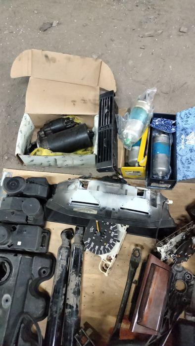 Продам запчасти на Мерседес 124
