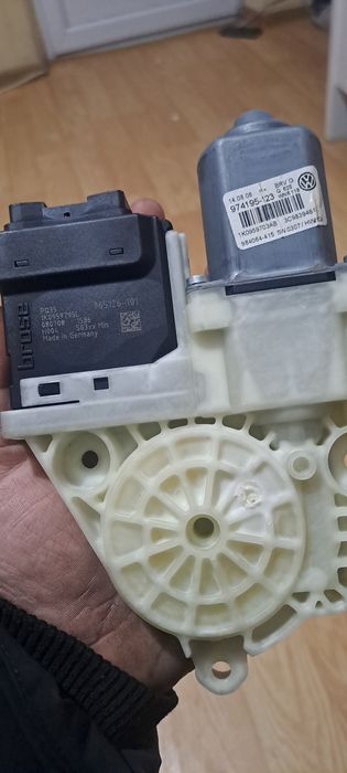 Modul motoras geam spate stanga vw Passat B6 2008 2009 2010 1K0959795L