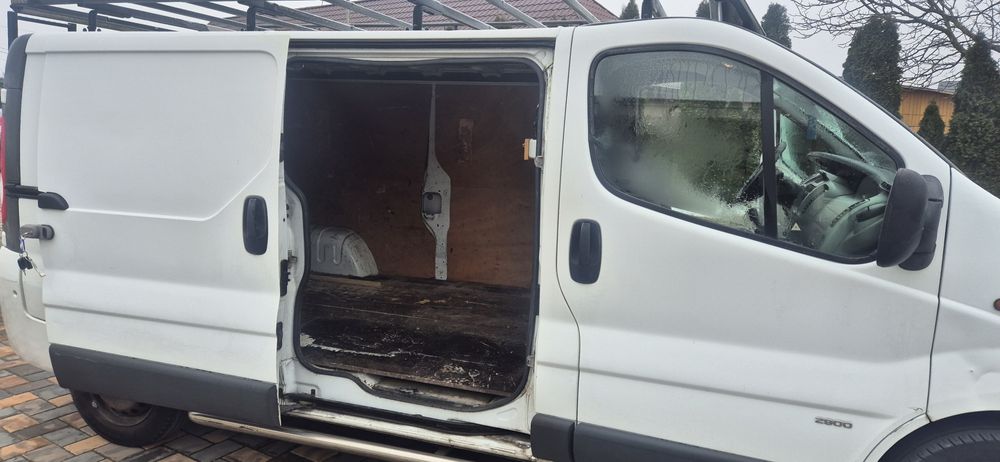 opel vivaro motor 2l 116cp 2008 3 locuri fara variante