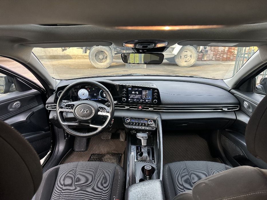 Продается Hyundai Elantra 2022