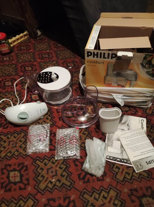 Продам кухонный комбайн philips