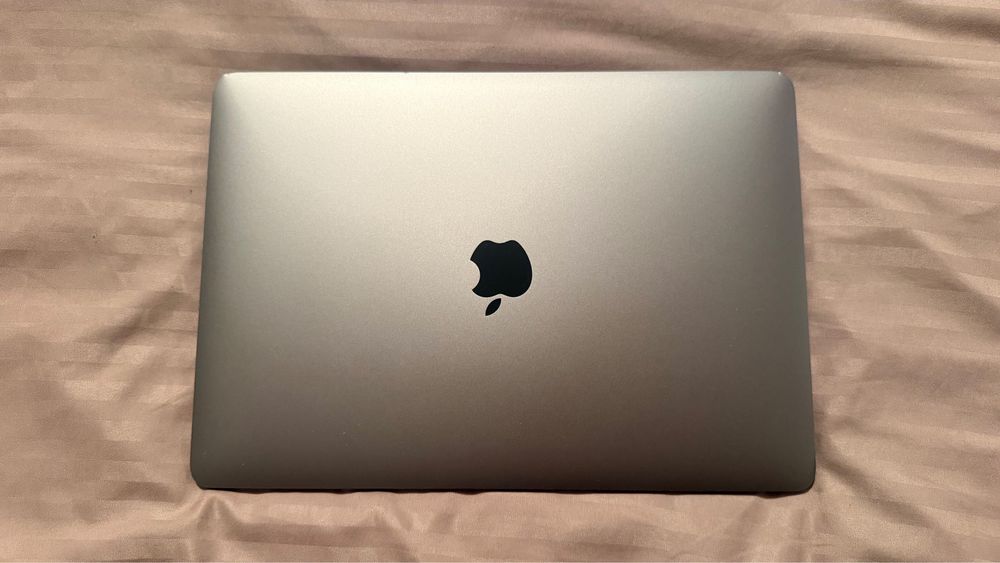Macbook air 13 2018 год
