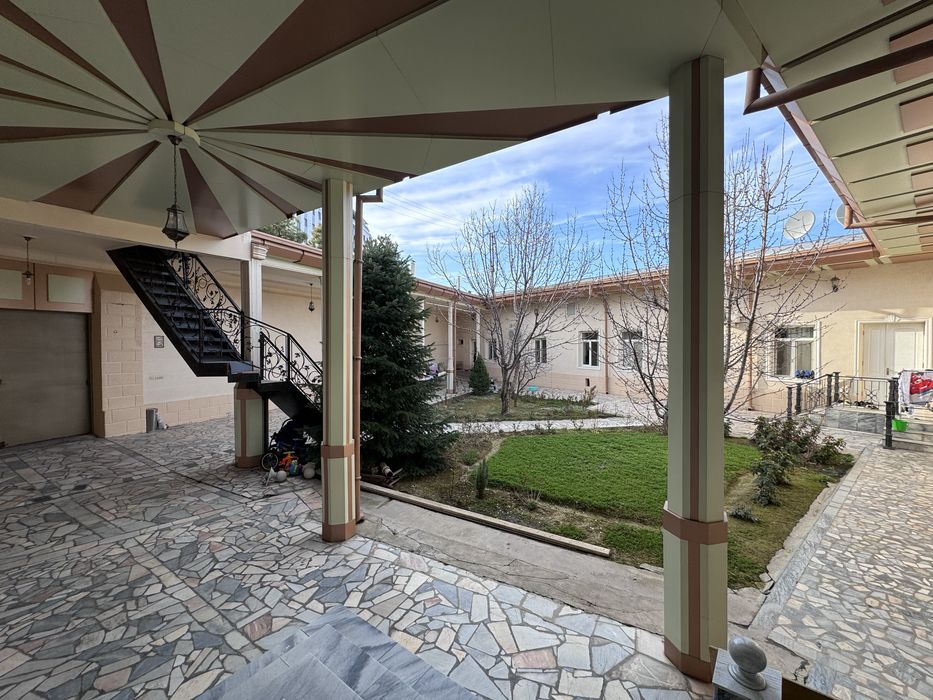 Uy sotiladi 6.5 sotok uchastka