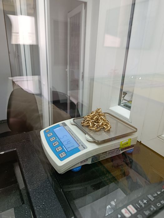 Vând Lanț   14 k  Lungime de 70  cm , gramaj  51,41 grame