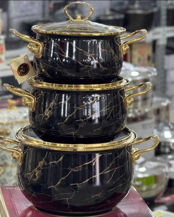 Набор эмалированных кастрюль со стеклянными крышками