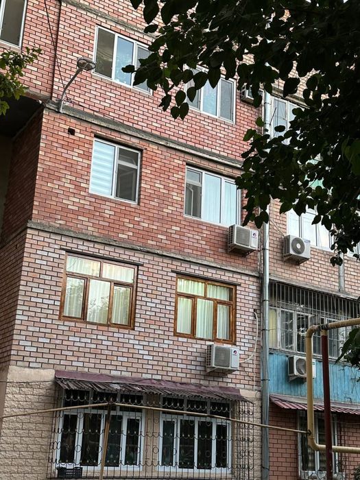 Продается квартира 3 комнат (сделано 4)