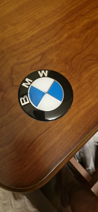 Эмблема BMW; 76 мм на самоклеющейся основе,1 шт.