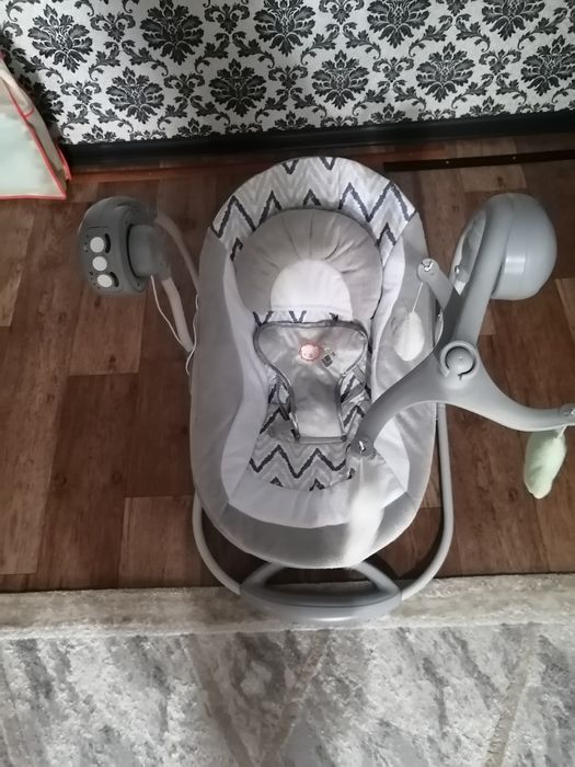 Шезлонг для новорожденных