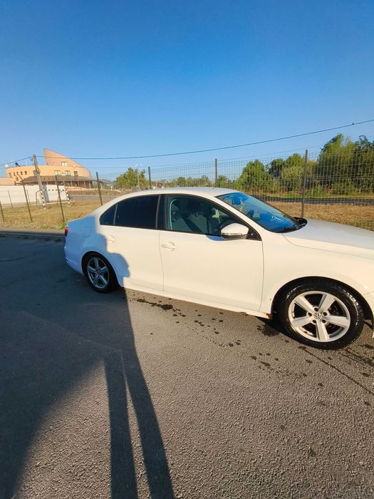 VOLKSWAGEN Jetta 2012 — imagine 3
