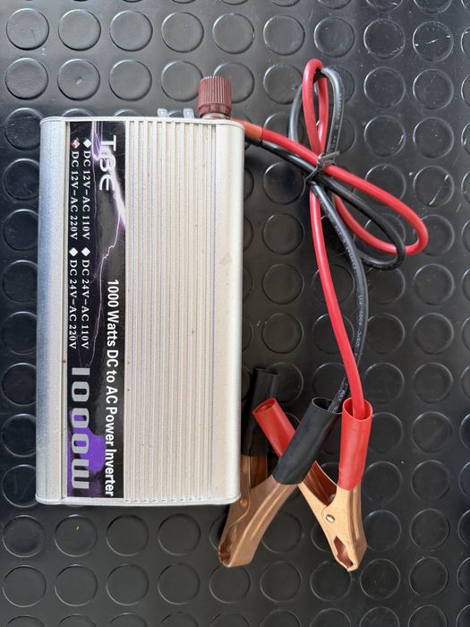 Инвертор 1000W (12V → 220V)
