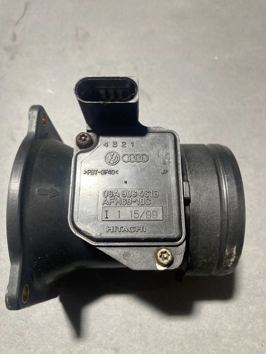 Debitmetru aer 06A906461B Volkswagen VW Passat 2002 1.6 MT (102 hp)