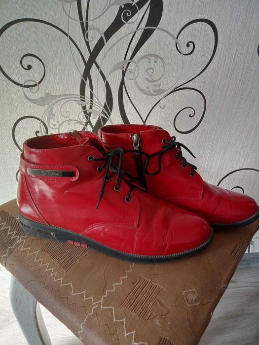 продам ботиночки р.37