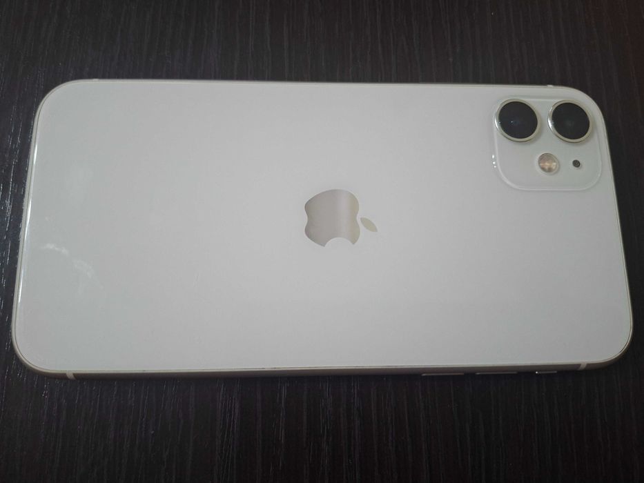 Iphone 11 белый  128 ггбт