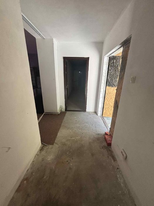 Vand Cladire intrare comuna breasta