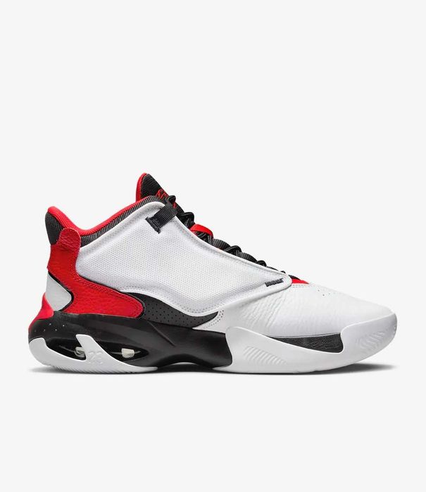 NIKE Спортни обувки JORDAN MAX AURA 4