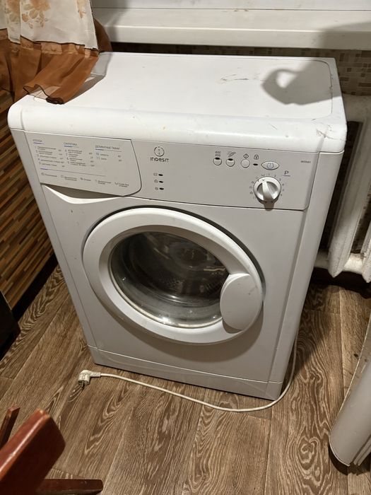 Продам стиральную машину бу на запчасти