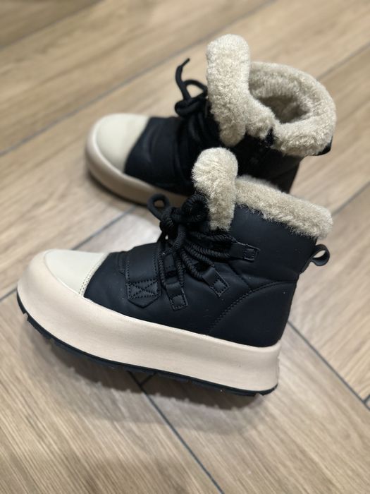 Модные ботинки на девочку