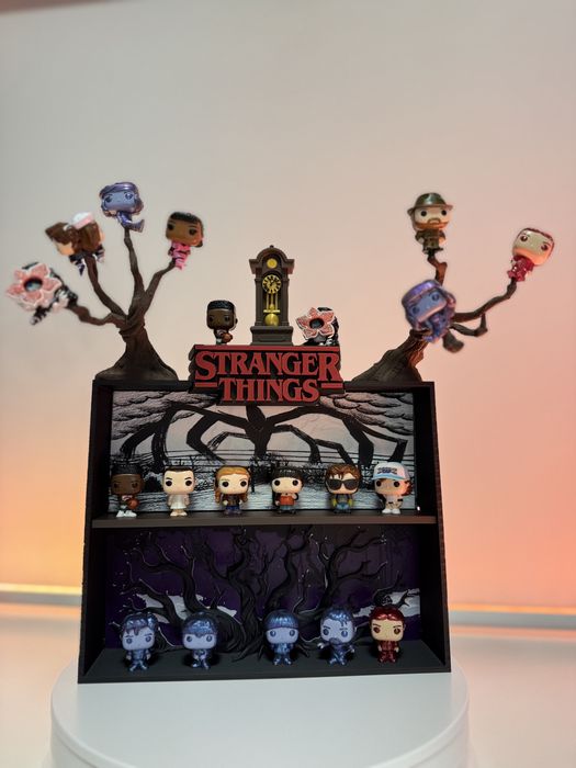 Suport etajera display figurine Stranger Things kinder