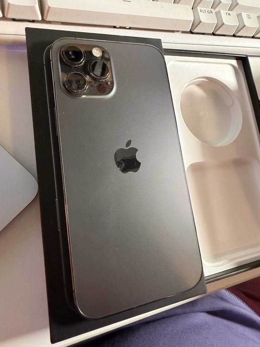 iPhone 12 Pro Max 256GB - като нов