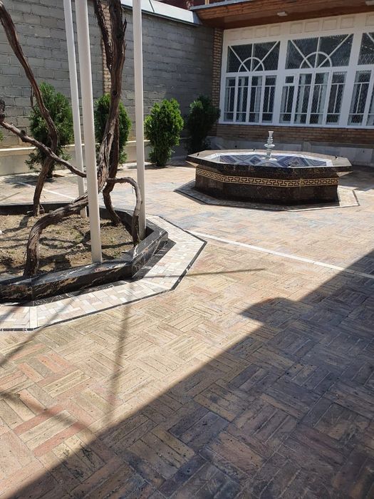 Дом с красивым участком Озод Шарк. больница, пивзавод