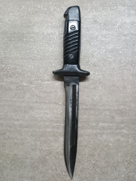 Нож на дневалния