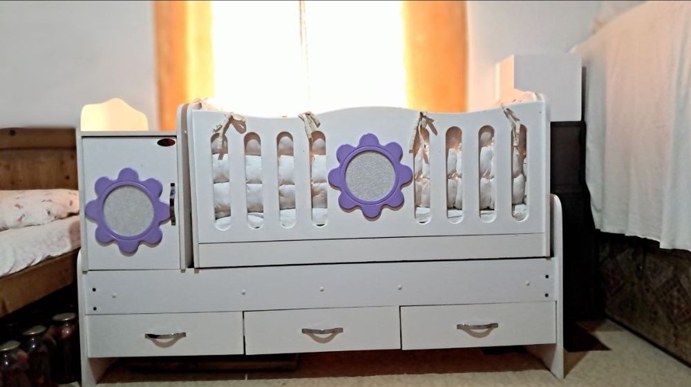 Детский шифоньер и карават