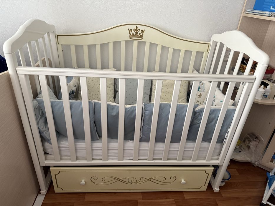 Детская кроватка