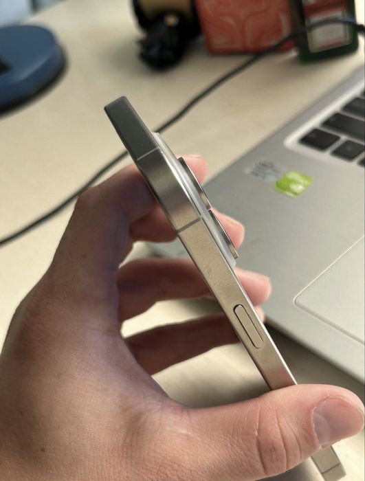 Продам Iphone 15 pro 256 gb
