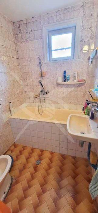 Продава се Многостаен апартамент в Карнобат - 130 кв.м за 1093 €/кв.м - Снимка #6