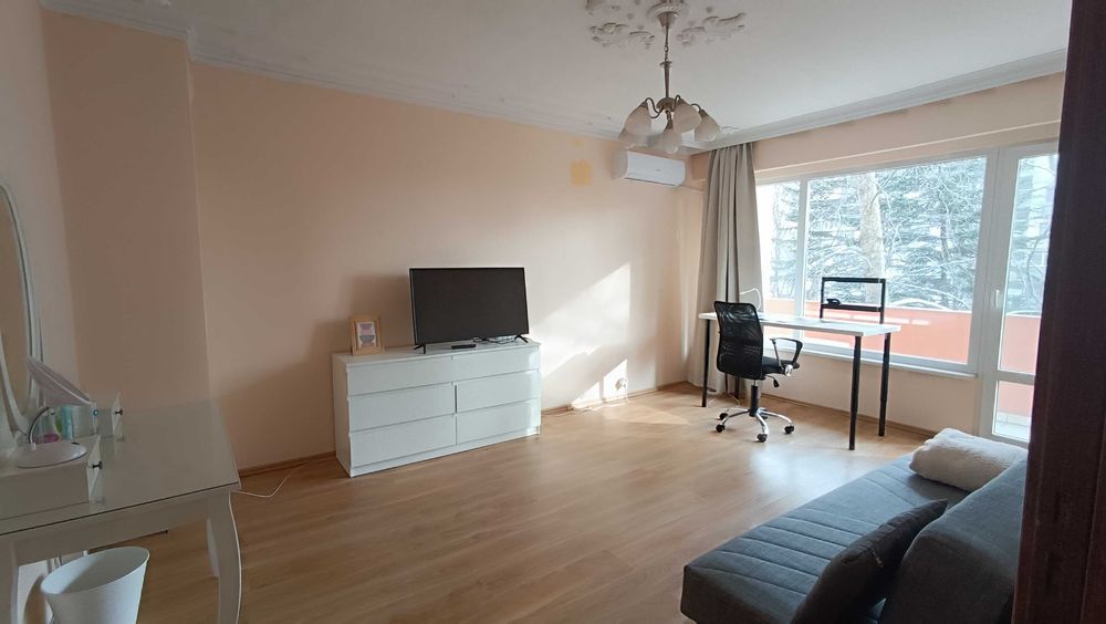 Дава се под наем Тристаен апартамент в Варна, Център - 62 кв.м за 498.27 € - Снимка #3