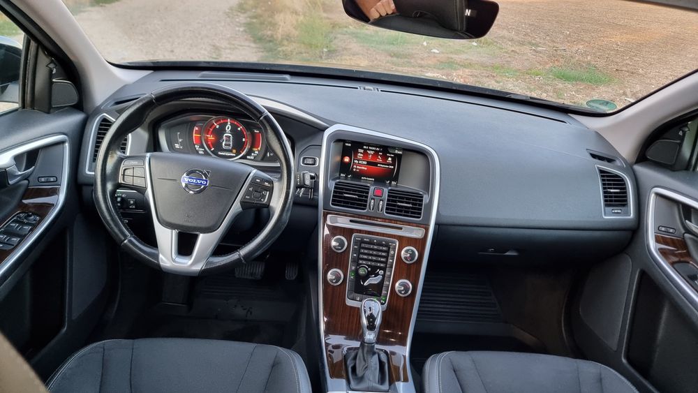 Volvo XC60 - 181 CP - D4 - 2015 - 2WD - Automat
